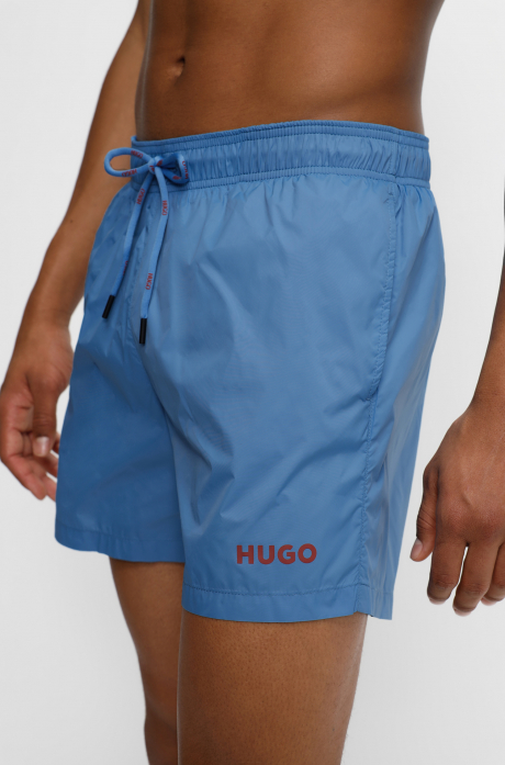 detail Plavky HUGO